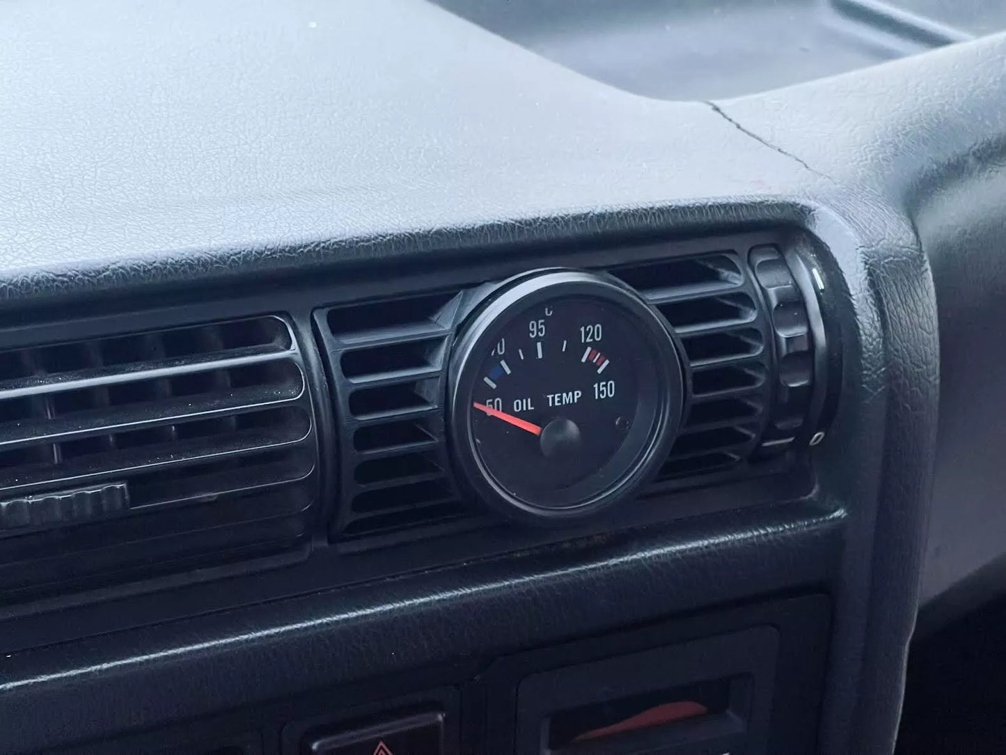BMW E30 center gauge pod installed in dashboard, OEM+ fitment with 52mm gauge