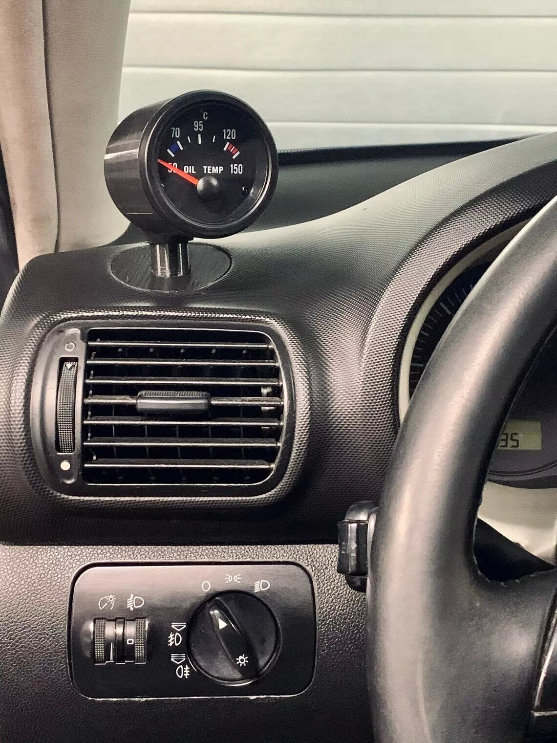 Seat Leon MK1 Defrost Vent Gauge Pod installed near windshield - wide shot showing dashboard integration