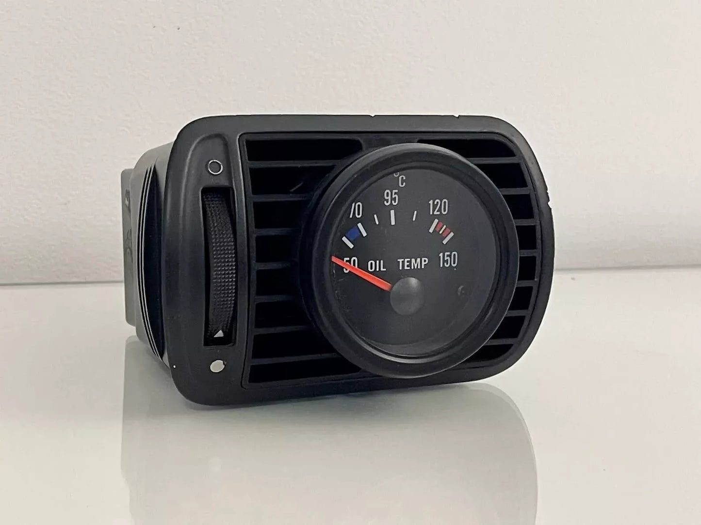 Close-up of Seat Leon MK1 Driver Side Gauge Pod installed in air vent